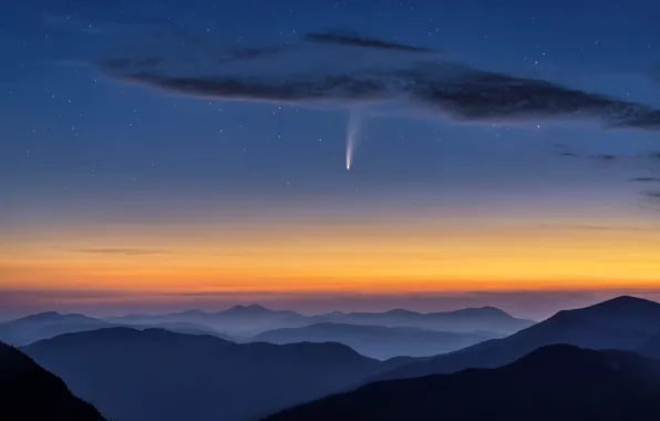 Картинка небо, звезды, облака, горы, комета, sky, mountains, clouds