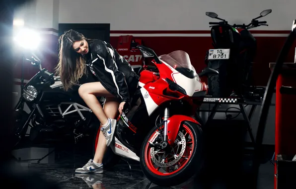 Картинка Girl, Red, Ducati, Legs, Front, Nike, Shoes, Motocycle