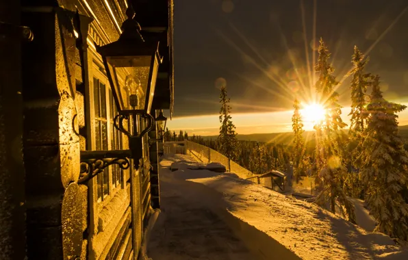 Картинка зима, лучи, снег, деревья, закат, дом, Норвегия, фонари
