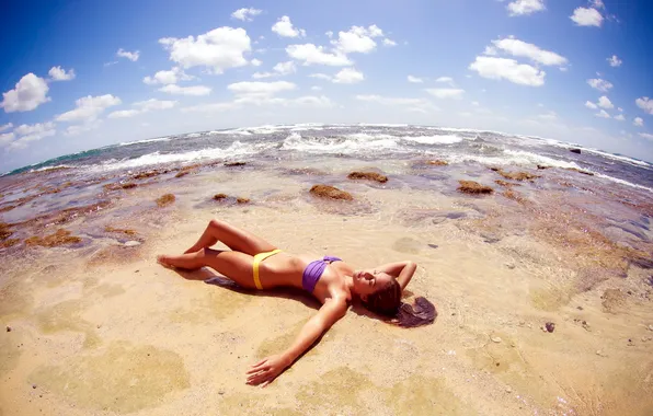 Море, пляж, девушка
