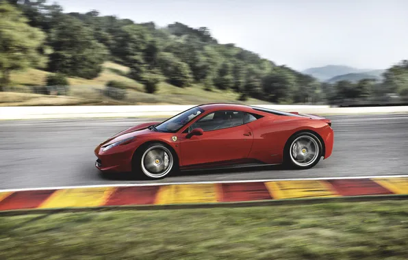 Картинка Красный, Авто, Феррари, Ferrari, вид сбоку, 458, Italia, В Движении