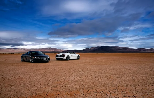 Картинка небо, облака, Audi, пустыня, две, 2011, R8Spyder