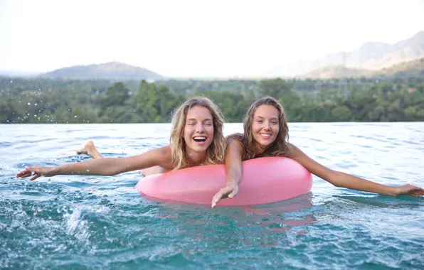Wet, pool, smile, water, splash, floater, friends, Clover
