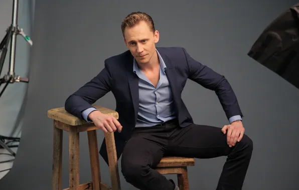 Взгляд, поза, портрет, костюм, актёр, Tom Hiddleston, Том Хиддлстон