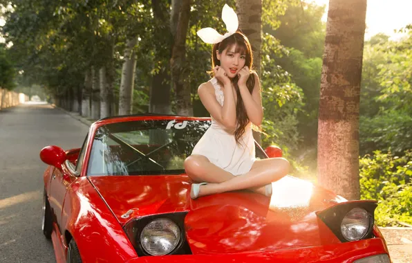 Картинка взгляд, Девушки, азиатка, красивая девушка, красный авто, Mazda MX5, позирует на капоте машины