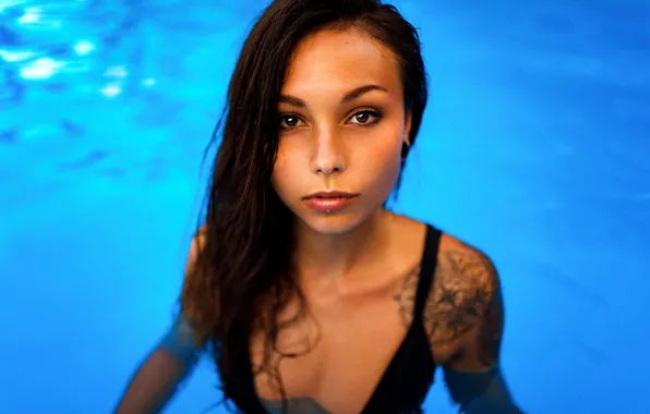 Картинка купальник, взгляд, вода, лицо, секси, модель, портрет, бассейн