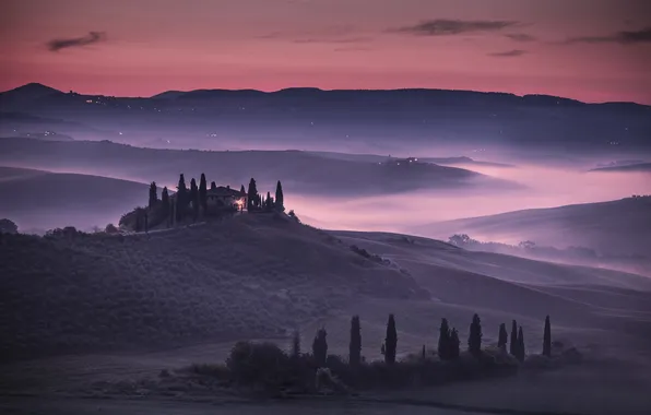 Картинка небо, деревья, закат, огни, туман, холмы, поля, Италия