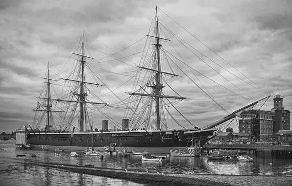 Корабль-музей, HMS Warrior, броненосный фрегат