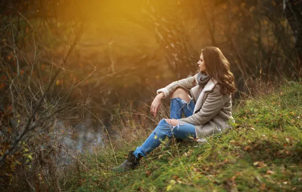 Осень, девушка, поза, куртка, на природе, рваные джинсы, Disha Shemetova, Диша Шеметова