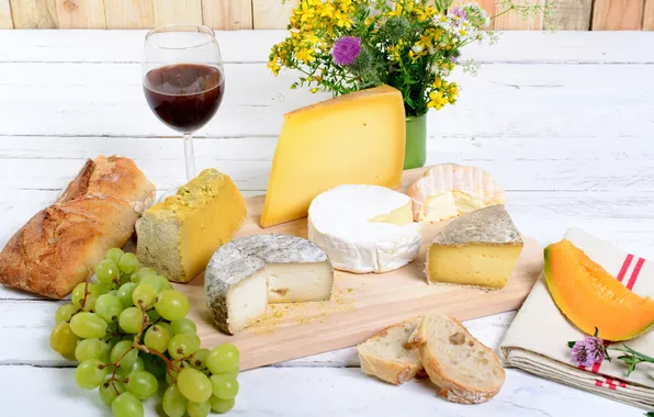 Картинка цветы, вино, сыр, хлеб, виноград, доска, wine, flowers
