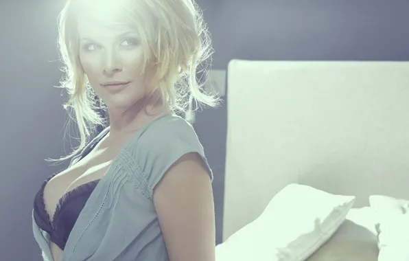 Грудь, свет, блондинка, подушка, лифчик, немка, Eva Habermann