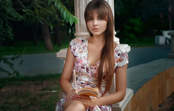 Взгляд, девушка, портрет, книга, длинные волосы, Анастасия Любятинская, Alexander Drobkov-Light