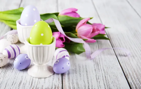 Картинка цветы, eggs, flowers, purple, tulips, Пасха, pink, wood