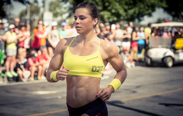 Strength, athlete, muscle mass, Julie Foucher, CrossFit