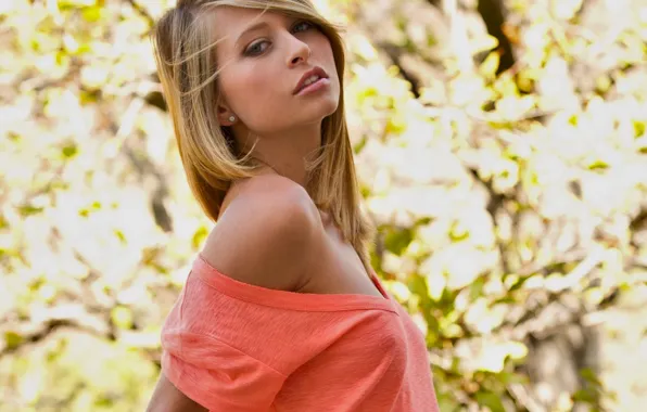 Cleavage, model, orange, lips, look, blonde, pose, t-shirt