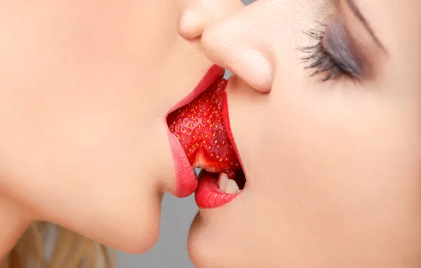 Картинка kiss, lips, strawberry, sensuality