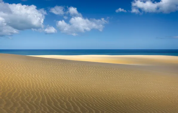 Песок, море, пляж, облака, синева, берег, дюны