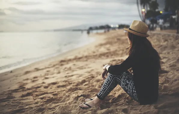 Картинка песок, пляж, девушка, шляпа