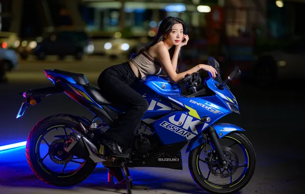 Майка, Азиатка, Брюнетка, Suzuki, Брюки