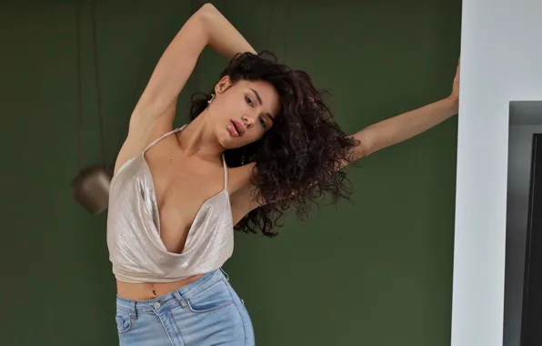 Cleavage, woman, young, model, jeans, brunette, look, pose