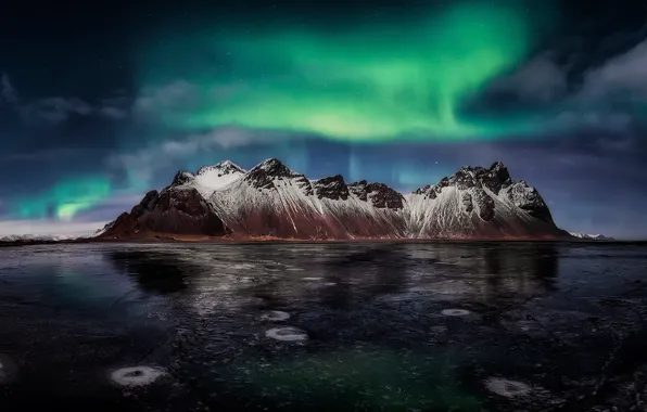 Картинка пляж, небо, звезды, горы, ночь, северное сияние, Исландия, фьорд