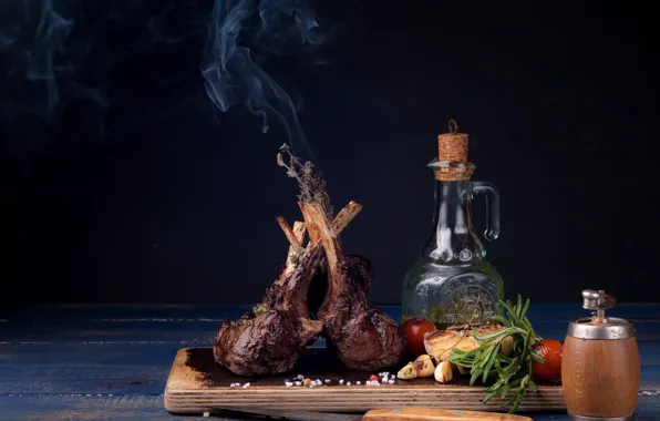 Бутылка, алкоголь, мясо, помидоры, специи