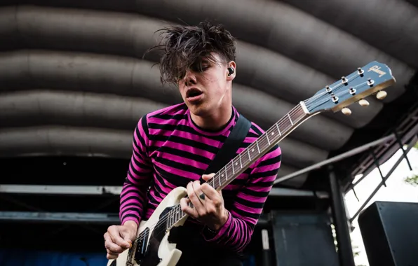 Полоска, гитара, концерт, парень, певец, Yungblud, Британский певец