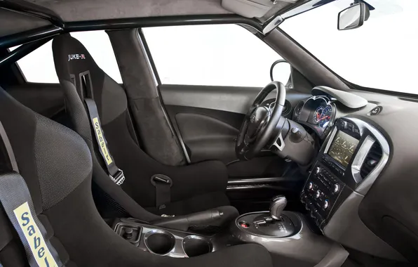 Nissan, 2012, Juke-R, Nissan Juke-R, салон автомашины, белый кузов