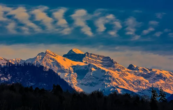Картинка небо, облака, снег, деревья, закат, горы
