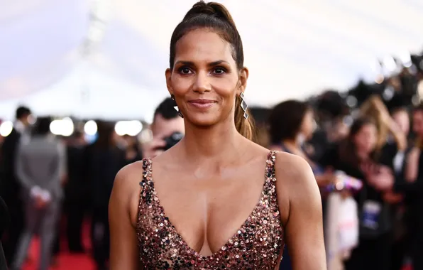 Взгляд, модель, актриса, декольте, Halle Berry, фотосессия, Хэлли Берри