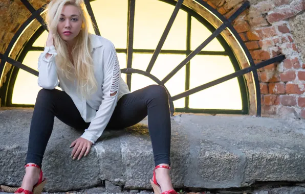 Картинка блондинка, взгляд, девушка, поза