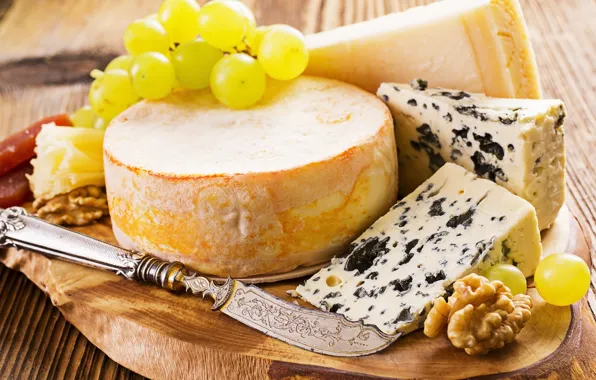 Сыр, виноград, нож, грецкий орех