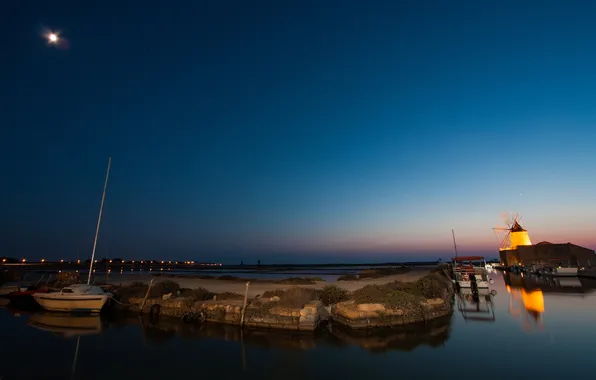 Картинка ночь, луна, лодка, бухта, гавань, ветряная мельница