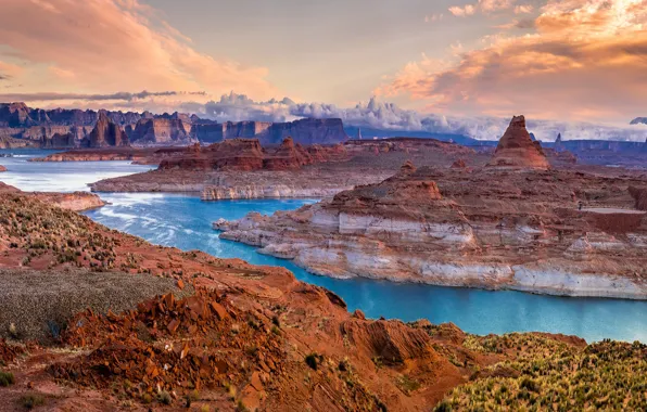Sunrise, Glen Canyon, wonderful colors