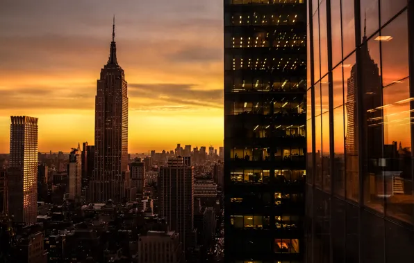 Картинка солнце, отражение, восход, Нью-Йорк, США, небоскрёбы, Manhattan, огни.утро