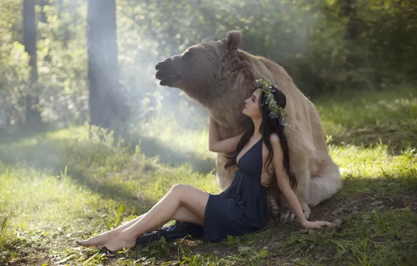 Картинка лес, девушка, природа, животное, хищник, босиком, платье, медведь