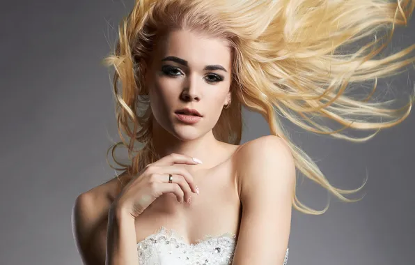 Картинка взгляд, поза, фон, портрет, макияж, платье, прическа, блондинка