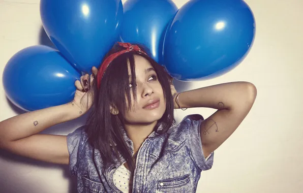 Воздушные шары, брюнетка, balloons, Zoe Kravitz