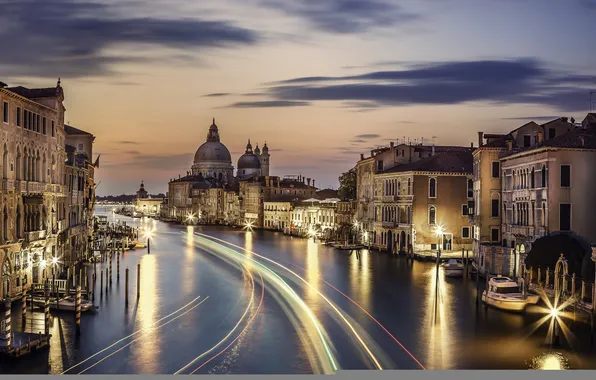 Картинка город, огни, река, дома, вечер, Италия, Венеция, канал
