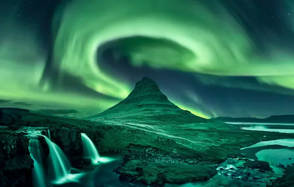 Картинка небо, ночь, северное сияние, Исландия, гора Kirkjufell