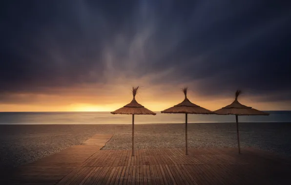 Картинка море, пляж, закат, берег, зонты