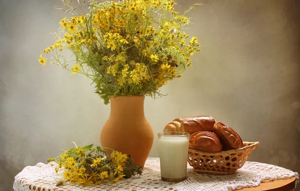 Цветы, стакан, стол, ромашки, молоко, ваза, натюрморт, сдоба