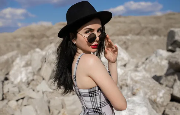 Девушка, sky, dress, clouds, rocks, model, brunette, red lipstick