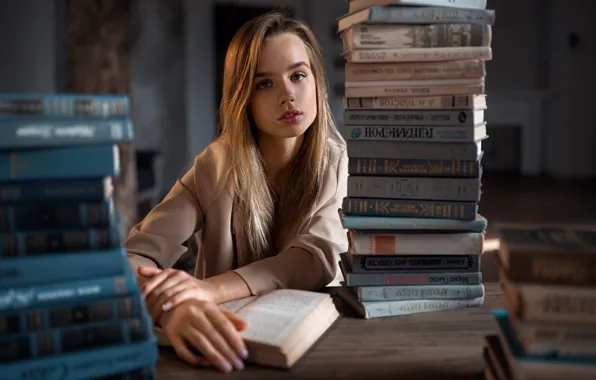 Взгляд, девушка, свет, лицо, поза, стол, комната, книги