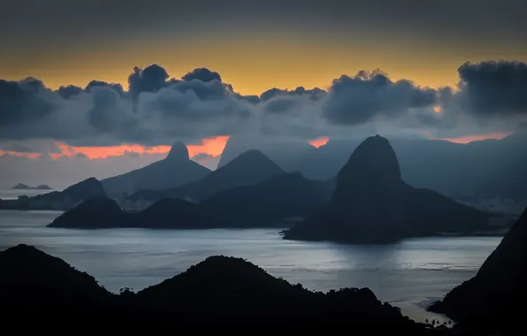 Облака, горы, залив, сумерки, Бразилия, Рио-де-Жанейро, Нитерой