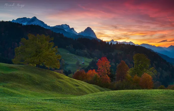 Картинка осень, лес, пейзаж, закат, горы, природа