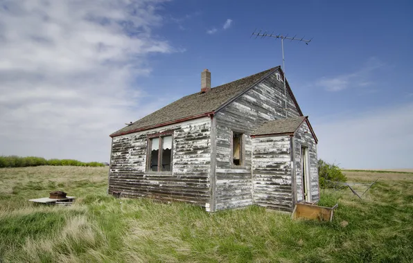 Поле, небо, дома