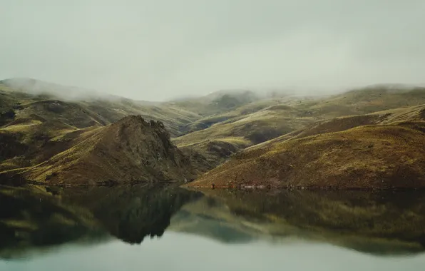 Картинка туман, озеро, холмы