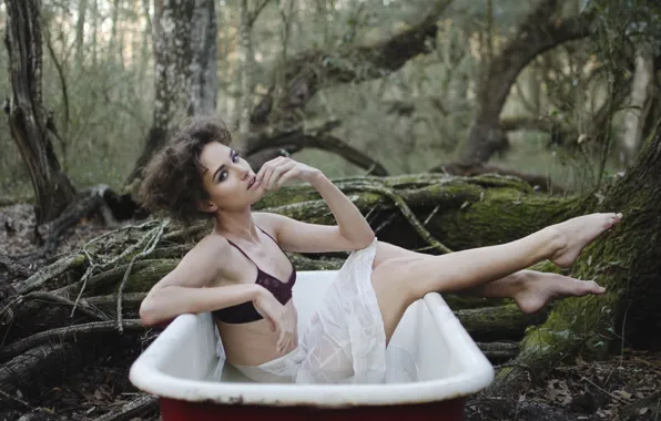 Forest, bath, model, beauty, look, Emily Doyle