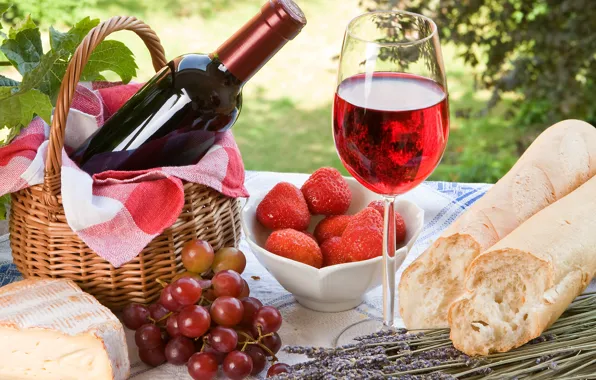 Картинка ягоды, вино, красное, корзина, бокал, бутылка, сыр, клубника